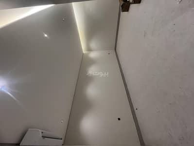 3 Bedroom Floor for Sale in East Riyadh, Riyadh - Houses for sale in Mu'ayzilah