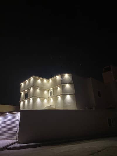 فیلا 10 غرف نوم للبيع في شرق الرياض، الرياض - للبيع فيلا حي النظيم درج جانبي تقسم كل دور مستقل
