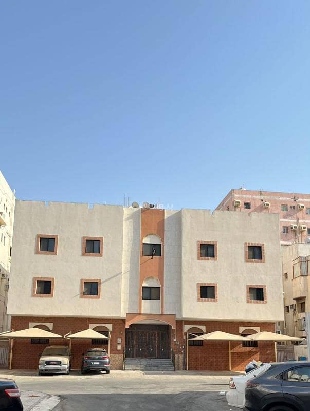 Building for Sale in Al Nuzhah, North Jeddah