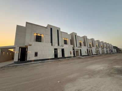 10 Bedroom Villa for Sale in East Riyadh, Riyadh - Villa consisting of 10 rooms for sale in Al Nadiya neighborhood, Riyadh.