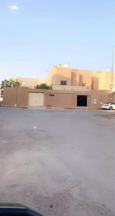 4 Bedroom Floor for Rent in West Riyadh, Riyadh - "Floor for rent on Al-Zuhri Street, Tuwaig District, Riyadh City, Riyadh Region. "