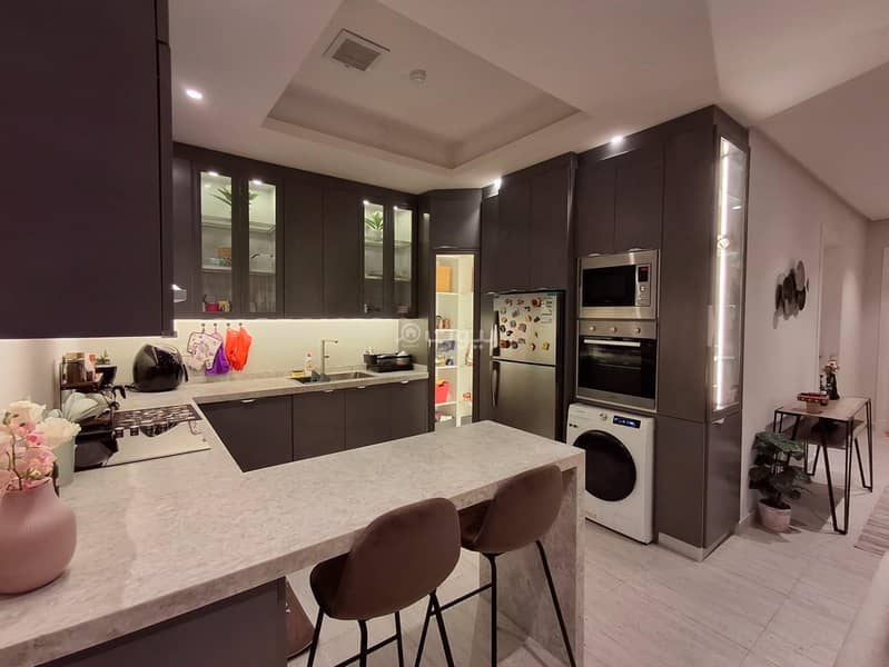 Apartment in King Salman 3 bedrooms 2000000 SAR - 87727974