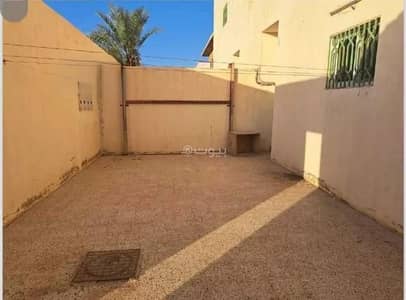 Residential Building for Sale in Al Haramain District, Al Duwadimi - Building for sale on Al-Mughira bin Shu'bah Street, Al-Haramain District, Al-Dawadmi City, Riyadh Region.