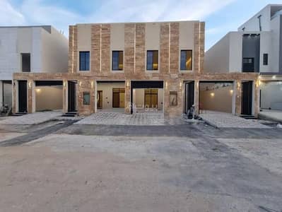 دور 4 غرف نوم للبيع في جنوب الرياض، الرياض - دور للبيع في شارع النفوذ, حي عكاظ, مدينة الرياض, منطقة الرياض
