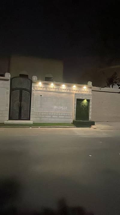 فیلا 8 غرف نوم للبيع في شرق الرياض، الرياض - فيلا للبيع في شارع عبدالله بن رشيد, حي الروضة, مدينة الرياض