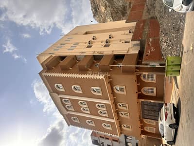 3 Bedroom Building for Rent in Al Zahir, Makkah - Building in Al Zahir 3 bedrooms 35000 SAR - 87723796