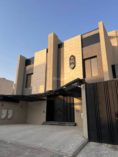 3 Bedroom Floor for Rent in North Riyadh, Riyadh - A house for rent with air conditioning and a fitted kitchen.