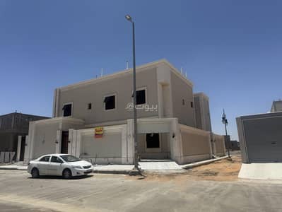 8 Bedroom Villa for Sale in Al Iskan, Hail - For sale in East Al-Iskan, a villa with an internal staircase and an independent entrance apartment.