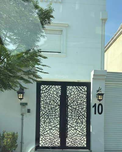 4 Bedroom Villa for Sale in North Jeddah, Jeddah - Behind a gas station