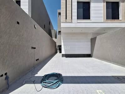 دور 3 غرف نوم للبيع في شرق الرياض، الرياض - دور للبيع في شارع جبل باطن, حي السعادة, مدينة الرياض