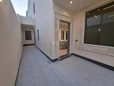 دور 3 غرف نوم للبيع في شرق الرياض، الرياض - دور للبيع في شارع أحمد الدقاق, حي الرمال, مدينة الرياض