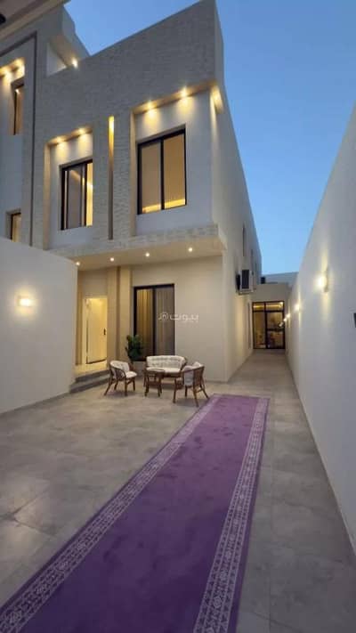 4 Bedroom Floor for Sale in South Riyadh, Riyadh - Floor For Sale in Okaz, Riyadh