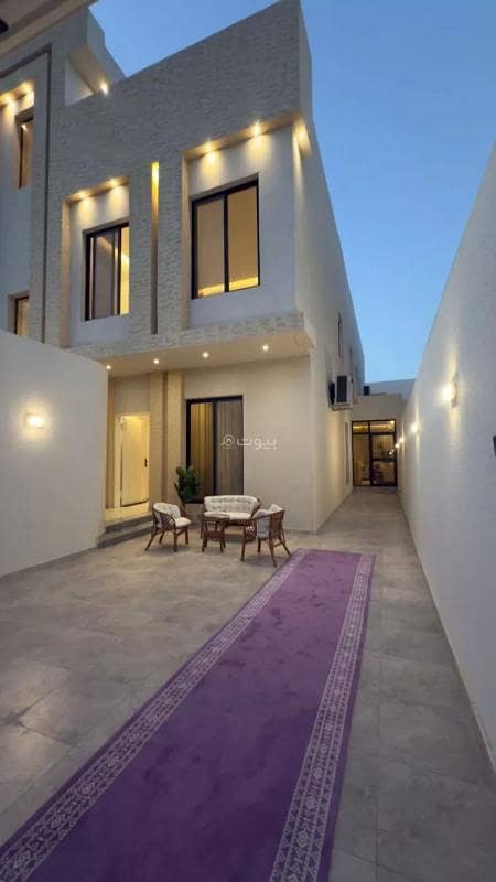طابق للبيع في العكاز، الرياض