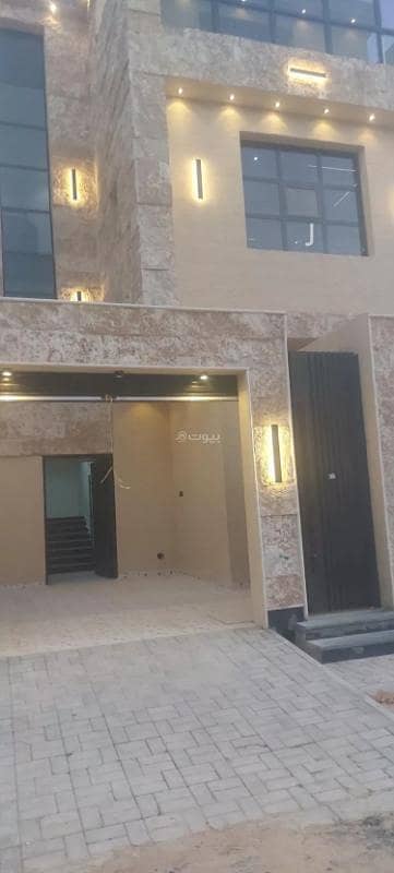 4 Bedroom Floor for Sale in West Riyadh, Riyadh - House for sale on Muhammad bin Buhayid Street, Al Tuwaig District, Riyadh City, Riyadh Region