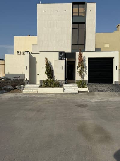 6 Bedroom Villa for Sale in North Jeddah, Jeddah - Luxurious villa for sale in Al-Sawari