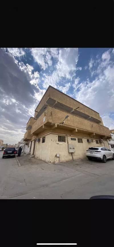 Building for Sale in Central Riyadh, Riyadh - Building for Sale on Rabi'ah bin Utayq Street, Al-Manfouhah Al-Jadidah District, Riyadh City