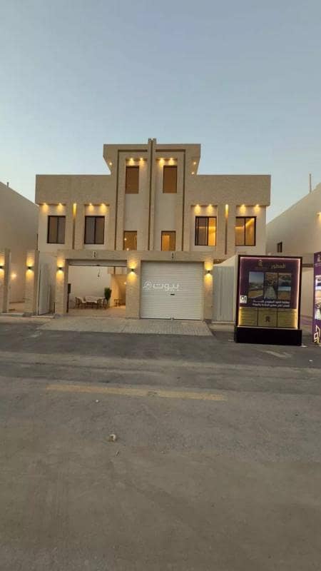 House for sale on Ahmed bin Mohammed Al-Qutai'i Street, Al-Oqayz neighborhood, Riyadh City, Riyadh Region