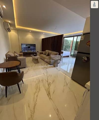 1 Bedroom Flat for Rent in North Riyadh, Riyadh - Apartment for rent on Prince Muqrin Bin Abdulaziz Street, Al-Mughrazat District, Riyadh City, Riyadh Region.