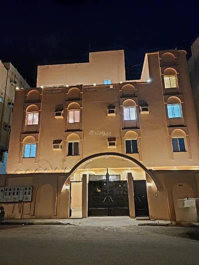 Residential Building for Sale in Al Nuzhah, Makkah - Unique Investment Opportunity! Three-story building with annex