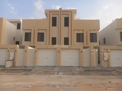 3 Bedroom Floor for Sale in South Riyadh, Riyadh - House for sale on Ibrahim Al-Jaser Street, Okaz neighborhood, Riyadh city, Riyadh region