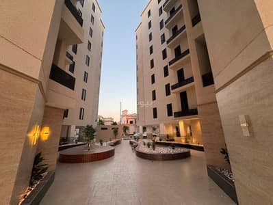 5 Bedroom Apartment for Sale in Al Shati Al Gharbi, Dammam - For sale apartments in Al-Shatea neighborhood, prices start from 800 to 1,300,000, areas range from 171 sqm to 216 sqm.