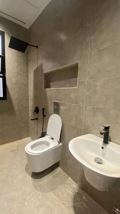 3 Bedroom Floor for Sale in West Riyadh, Riyadh - House for sale on Hassan Sultan Al-Omrawi Street, Tuwaiq neighborhood, Riyadh City, Riyadh Region