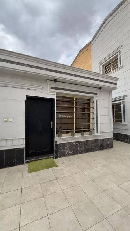 Villa for sale on Mujahid Street, Al-Yarmouk neighborhood, Riyadh City, Riyadh Region