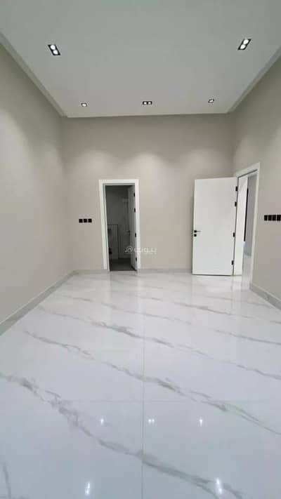 4 Bedroom Floor for Sale in West Riyadh, Riyadh - House for sale on Omar bin Bariq Street, Al-Awali Neighborhood, Riyadh City, Riyadh Region