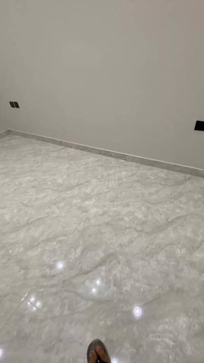 5 Bedroom Floor for Sale in West Riyadh, Riyadh - Villa for sale on Hassan bin Yahya Street, Al-Awali neighborhood, Riyadh City, Riyadh Region