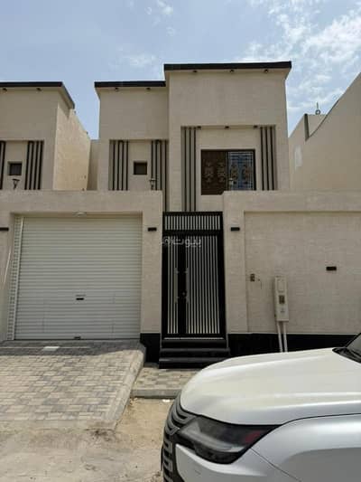 5 Bedroom Villa for Sale in King Fahd Suburb, Dammam - Villa for sale in Al-Malik Fahd neighborhood, Dammam