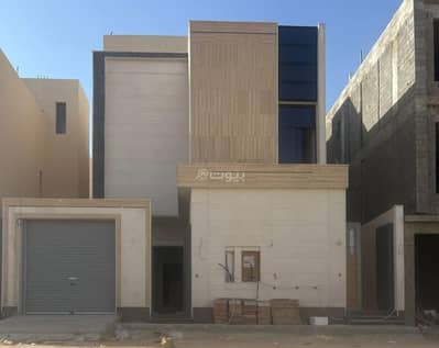 3 Bedroom Floor for Sale in East Riyadh, Riyadh - Prime Property for Sale in Al-Janadriyah – Ground Floor and 4 Upper Units with Varying Prices