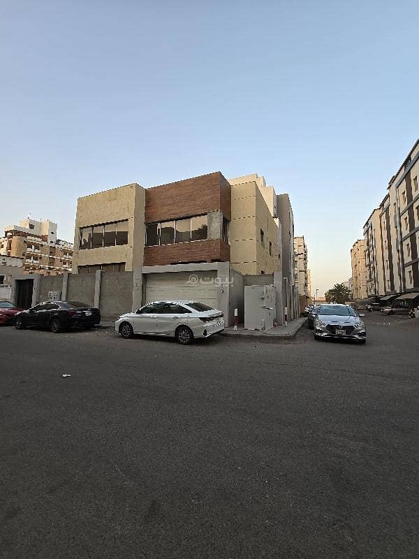 For sale: a villa with a basement, two floors, and an annex. Each floor is an apartment.