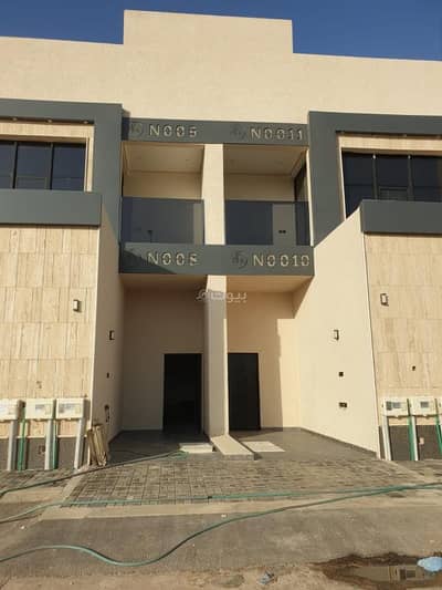 3 Bedroom Floor for Sale in East Riyadh, Riyadh - An upper floor for sale in Al-Ghusoon neighborhood, Al-Janadriyah, with a large area and a very distinguished location.