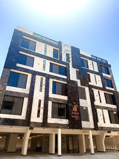 4 Bedroom Flat for Sale in North Jeddah, Jeddah - Apartment for sale with 4 spacious rooms and high-end finishing in Al Rawda neighborhood at a prime location directly from the owner.