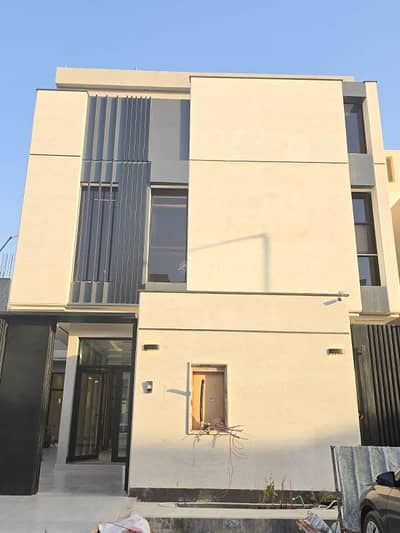 5 Bedroom Villa for Sale in East Riyadh, Riyadh - Villa with an apartment of 400 square meters