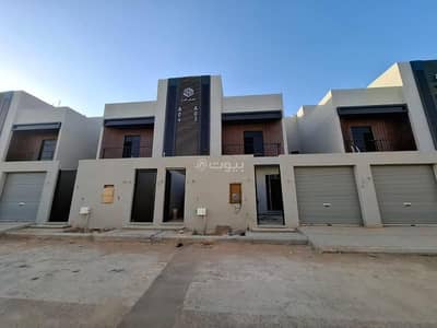 3 Bedroom Villa for Sale in East Riyadh, Riyadh - Villa with internal stairs and an apartment in Al-Munsiyah neighborhood