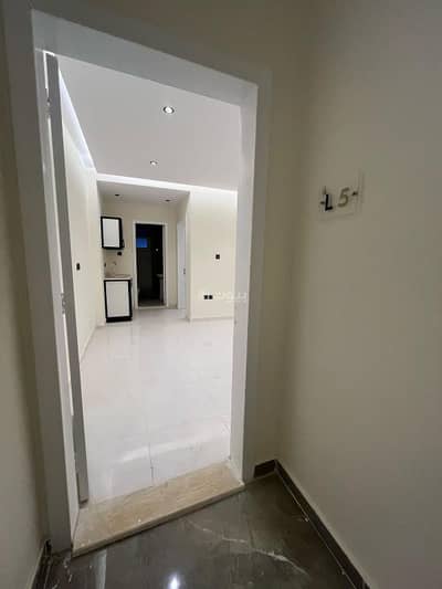 1 Bedroom Flat for Rent in North Riyadh, Riyadh - Room and hall apartment for rent in Al-Sahafa, Riyadh