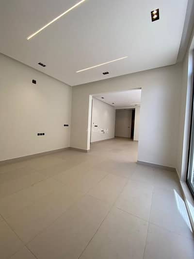 4 Bedroom Floor for Sale in East Riyadh, Riyadh - 4 bedrooms residential floor for sale in Al Khaleej