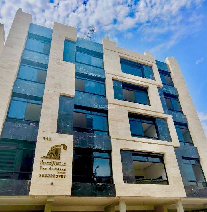 6-room apartment with two entrances, immediately available directly from the owner.