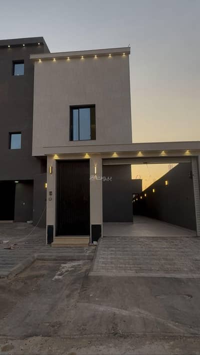 3 Bedroom Floor for Sale in South Riyadh, Riyadh - For sale, floors with a title deed and independent entrance.