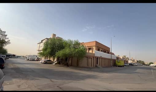 10 Bedroom Villa for Sale in South Riyadh, Riyadh - Villa in South Riyadh，Badr 10 bedrooms 2250000 SAR - 87742705