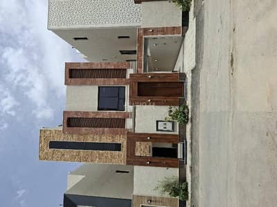 4 Bedroom Floor for Sale in East Riyadh, Riyadh - 4 bedroom residential apartment for sale in Al Rimal