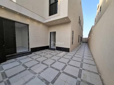 5 Bedroom Floor for Sale in East Riyadh, Riyadh - 5 bedroom residential floor for sale in Al Qadisiyyah