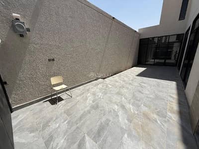 4 Bedroom Villa for Sale in East Riyadh, Riyadh - For sale, a corner villa with internal stairs in Al-Mu'ayzilah neighborhood.