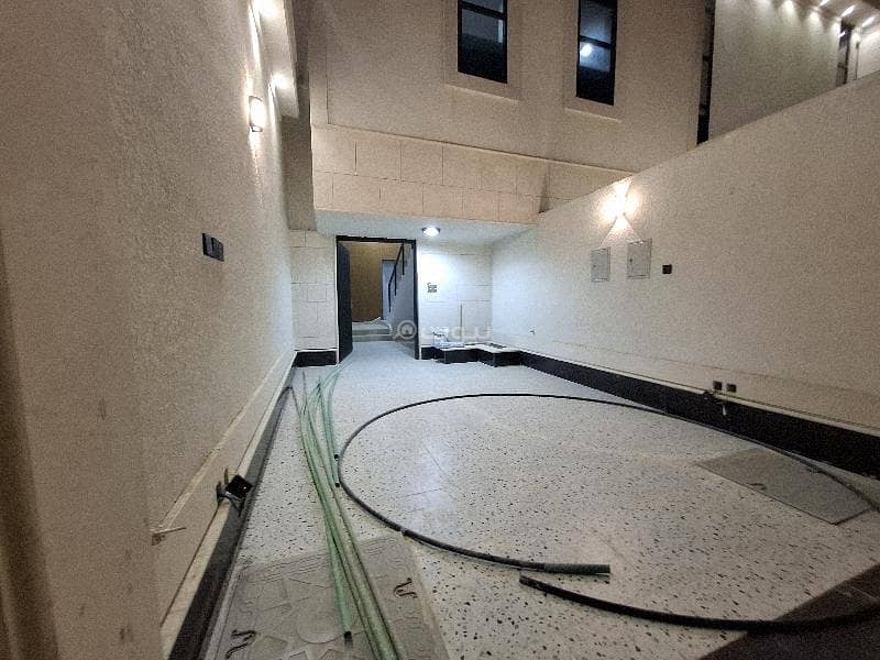 6-bedroom residential floor for sale in Al Qadisiyyah