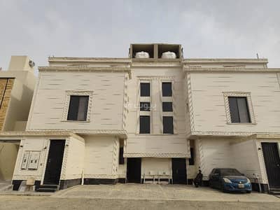 4 Bedroom Floor for Sale in East Riyadh, Riyadh - For sale, an upper floor in the Al-Rimal neighborhood, Ribal plan.
