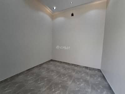 4 Bedroom Floor for Sale in East Riyadh, Riyadh - 4-bedroom residential floor for sale in Al-Rimah