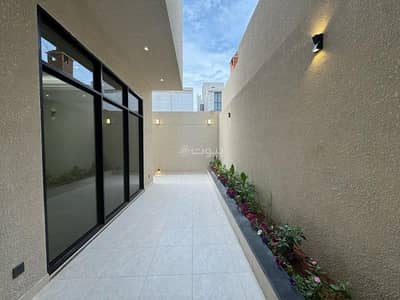 5 Bedroom Villa for Sale in East Riyadh, Riyadh - For sale, a corner villa with an apartment in Al-Monseya neighborhood.