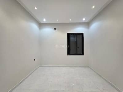 3 Bedroom Floor for Sale in East Riyadh, Riyadh - Ground floor for sale in Al-Muiziliyah neighborhood