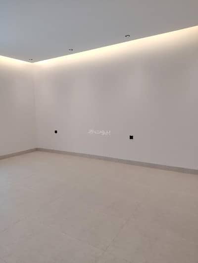 3 Bedroom Floor for Sale in East Riyadh, Riyadh - Luxurious townhouse for sale for those seeking distinction and elegance in the Al-Monseya neighborhood.